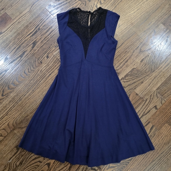 French Connection Alicia Lace Inset Blue and Black Dress Size 8 - Picture 2 of 9